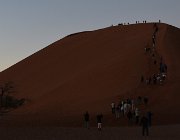 2018 Nambia 0690  Salendo sulla Duna 45