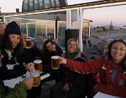 2018 Nambia 1097  Birra gelata per tutti !