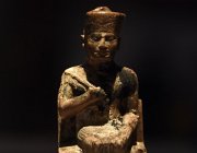 2022 2023 Egitto 0696  Il Grande Faraone Cheope nella sua unica statuetta di pochi cm.